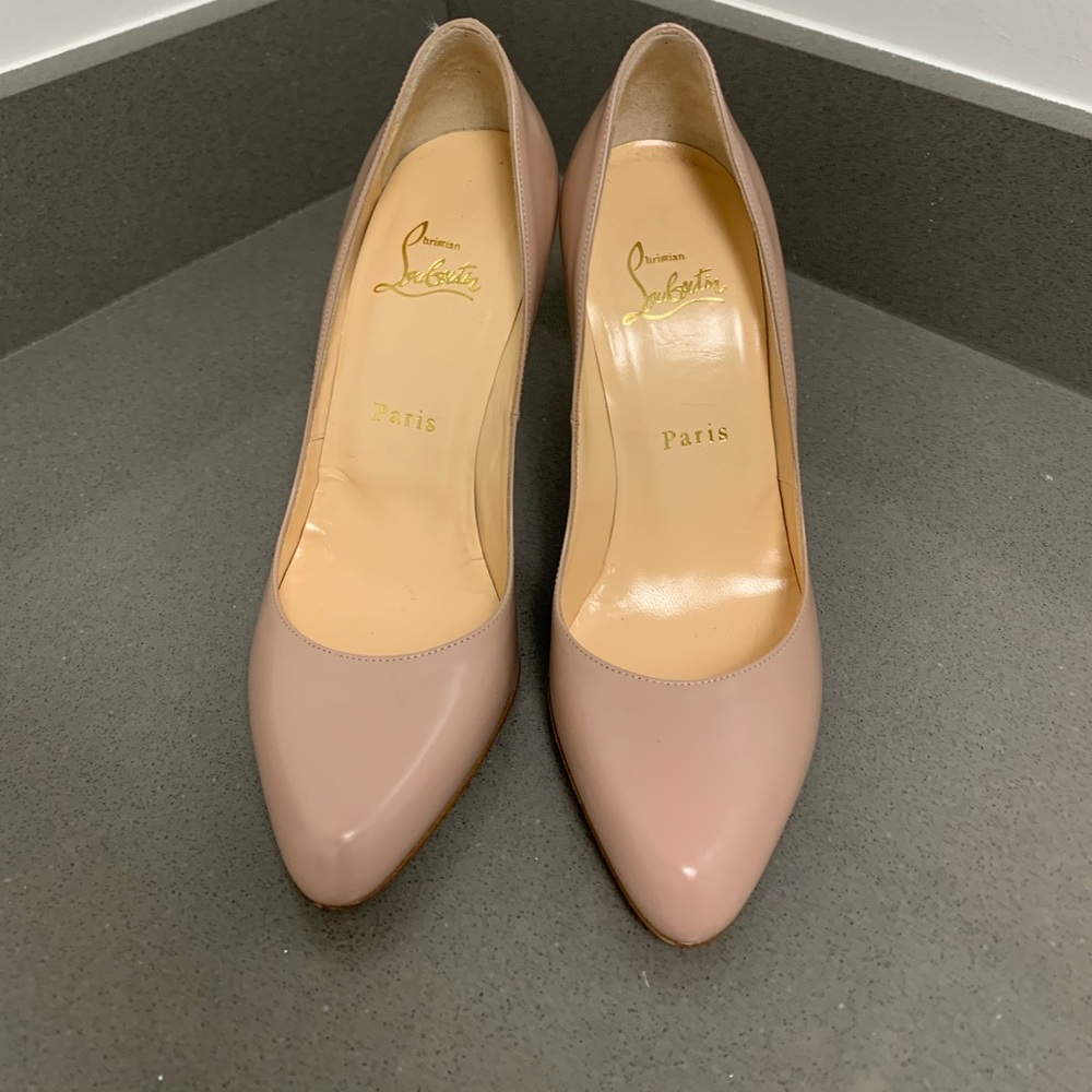 Christian Louboutin Decollete 868 Nude